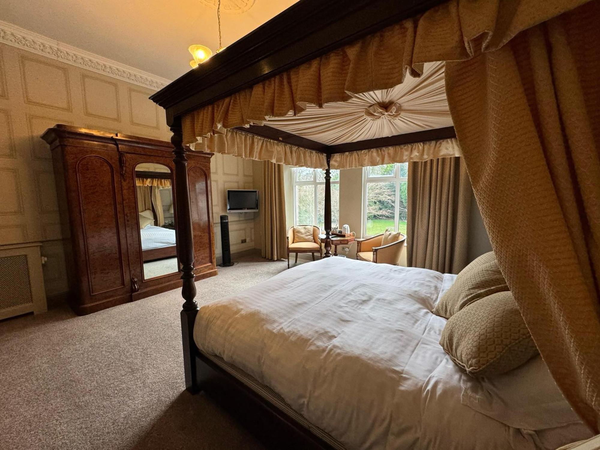 Tre-Ysgawen Hall & Spa Ллангефни Экстерьер фото